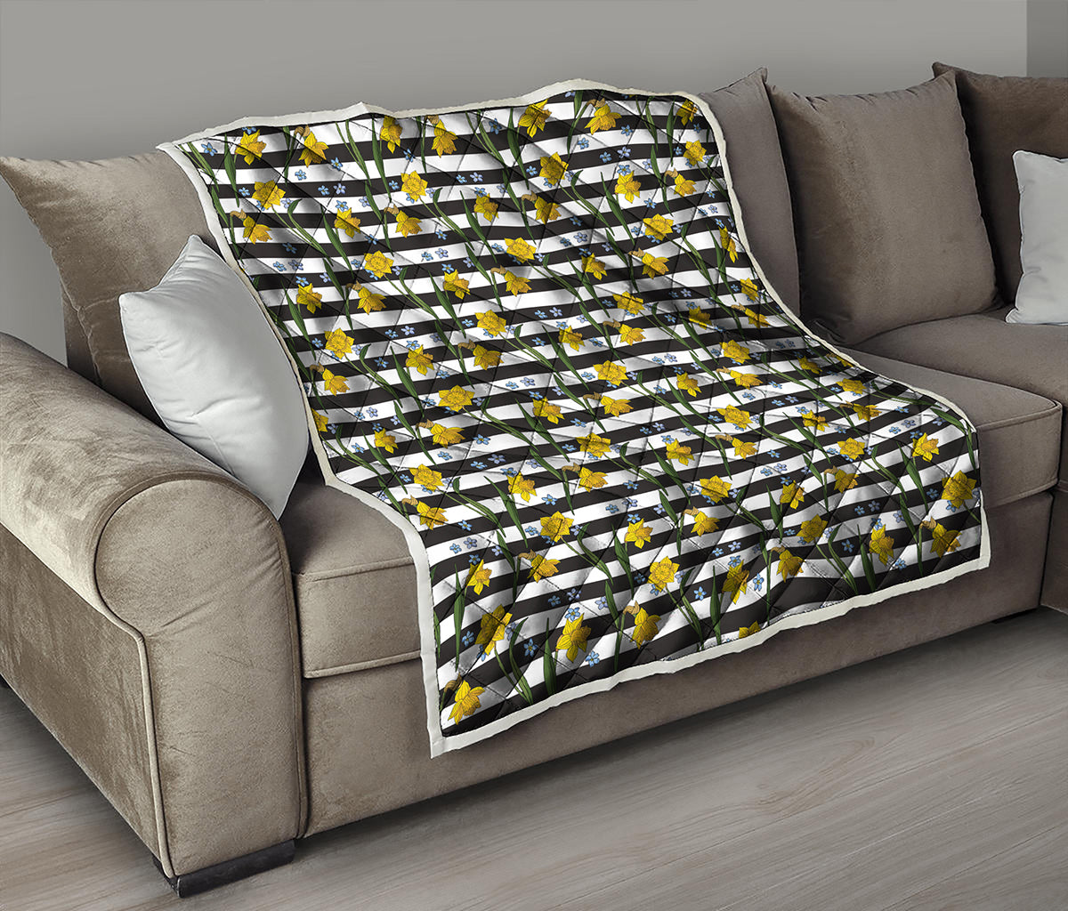 Yellow Daffodil Striped Pattern Print Quilt