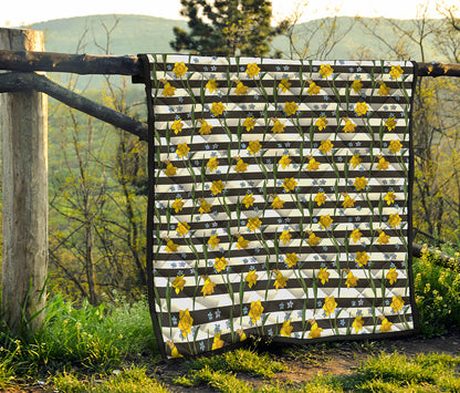 Yellow Daffodil Striped Pattern Print Quilt