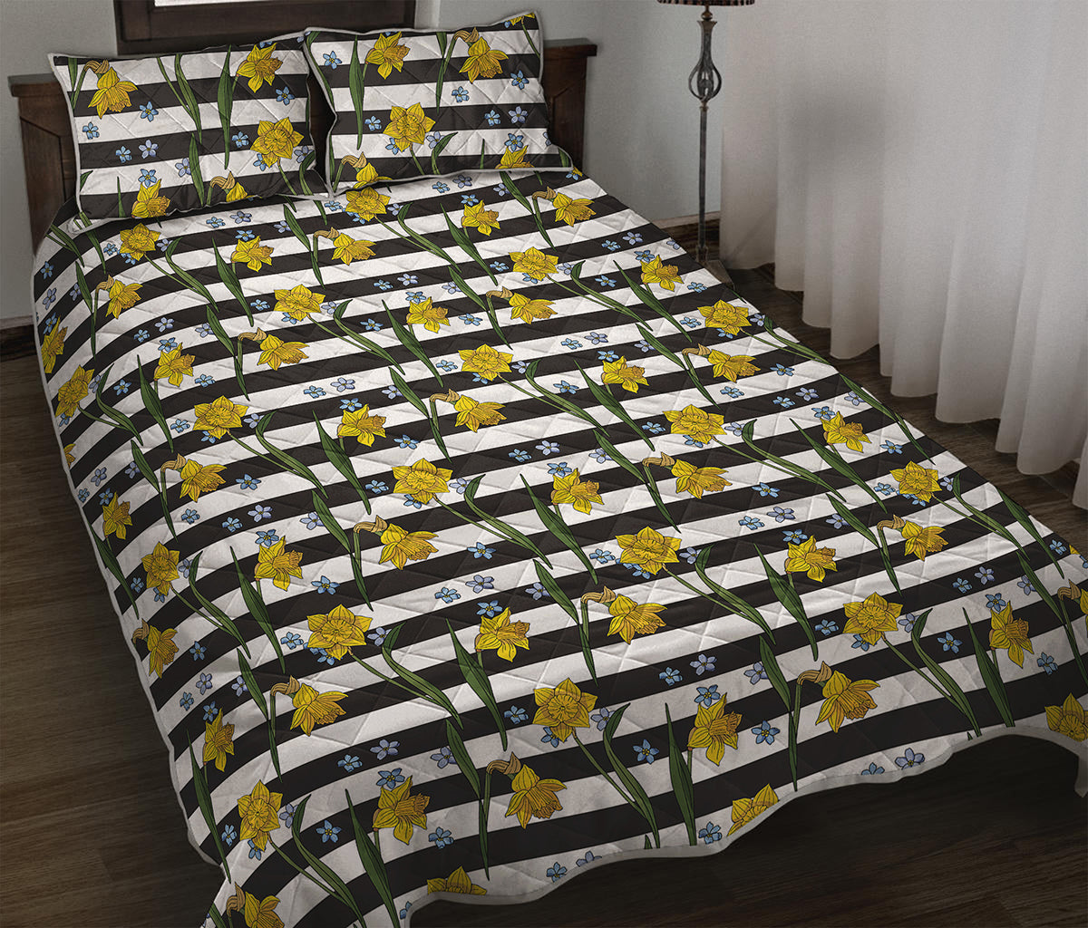 Yellow Daffodil Striped Pattern Print Quilt Bed Set