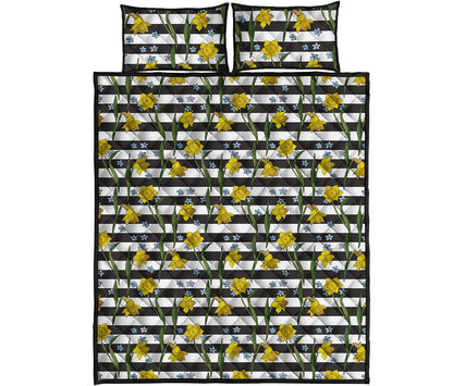 Yellow Daffodil Striped Pattern Print Quilt Bed Set