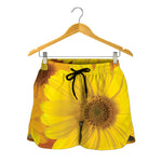 Yellow Daisy Flower Print Women's Shorts