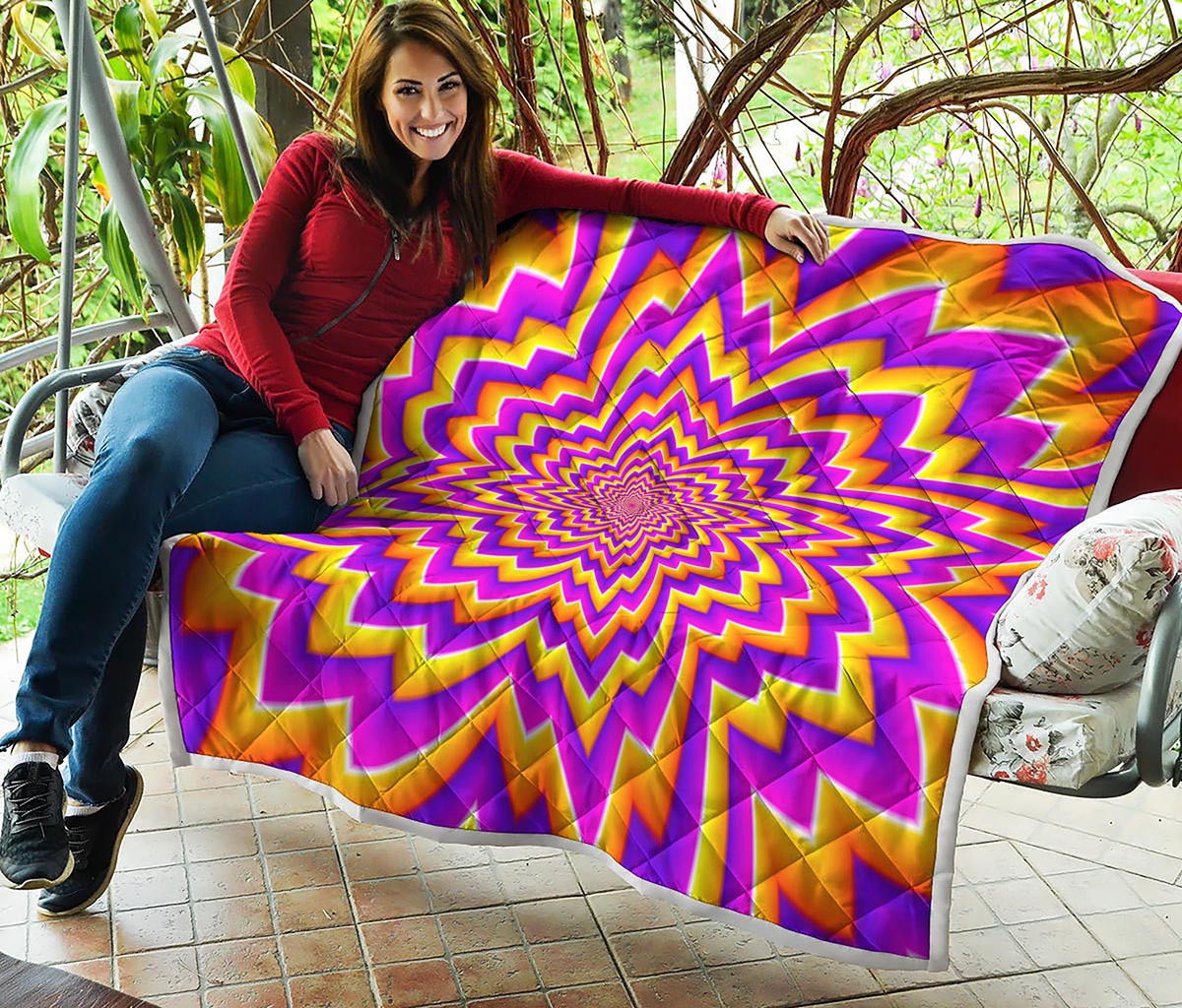 Yellow Expansion Moving Optical Illusion Quilt