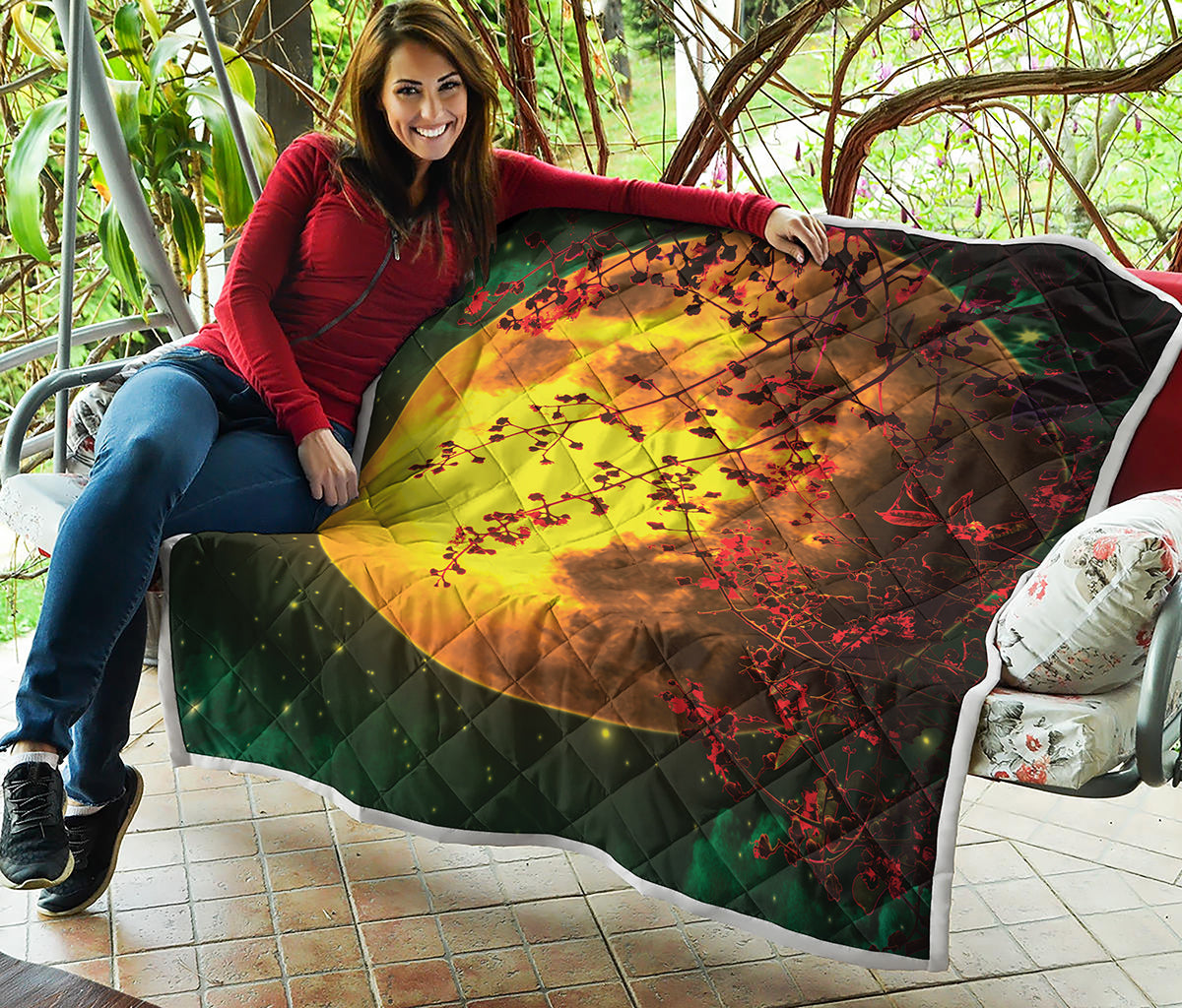 Yellow Full Moon Print Quilt