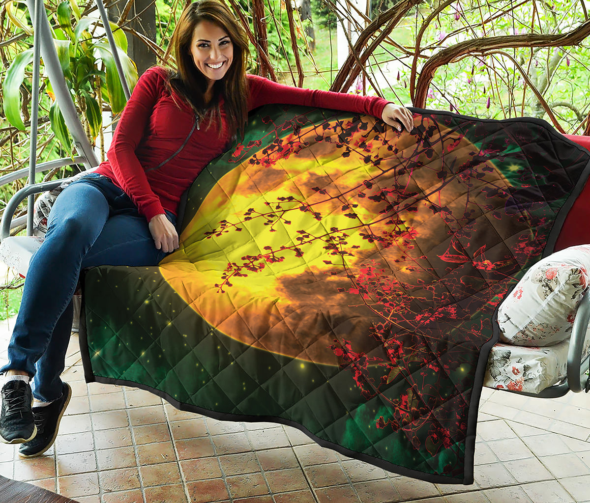 Yellow Full Moon Print Quilt