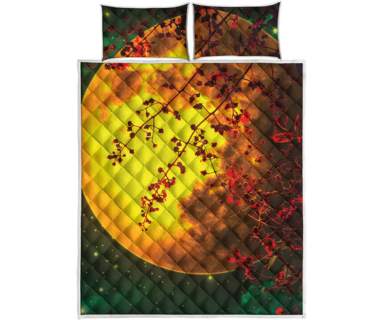 Yellow Full Moon Print Quilt Bed Set