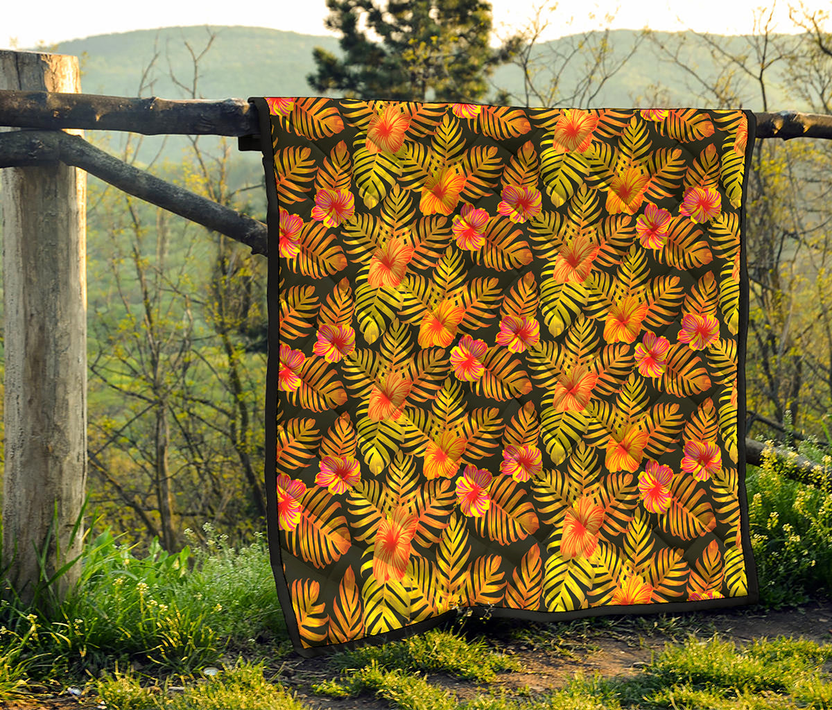Yellow Hawaiian Tropical Pattern Print Quilt