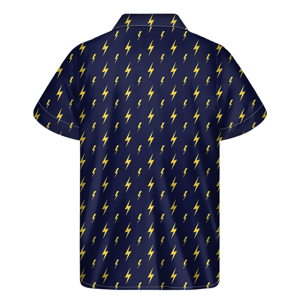 Yellow Lightning Bolts Pattern Print Men's Short Sleeve Shirt