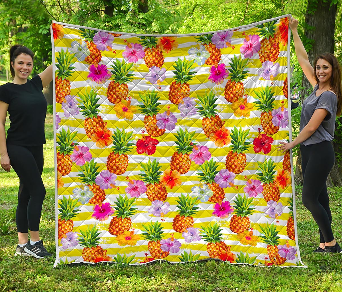 Yellow Striped Pineapple Pattern Print Quilt