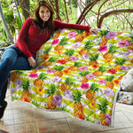 Yellow Striped Pineapple Pattern Print Quilt