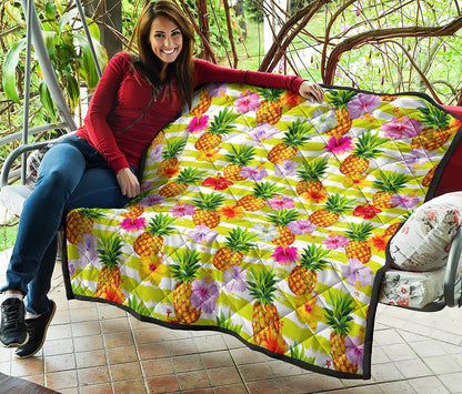 Yellow Striped Pineapple Pattern Print Quilt