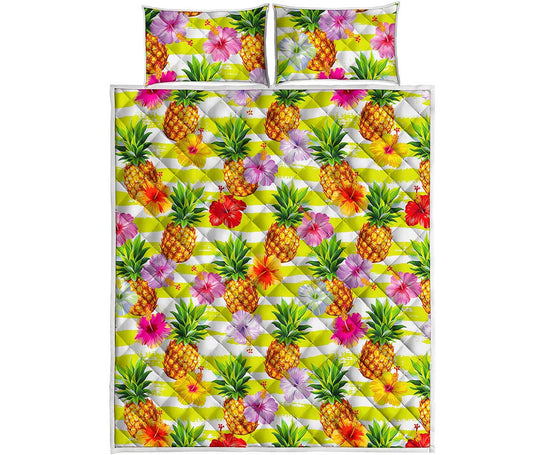 Yellow Striped Pineapple Pattern Print Quilt Bed Set