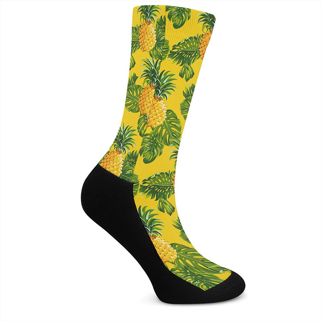 Yellow Tropical Pineapple Pattern Print Crew Socks