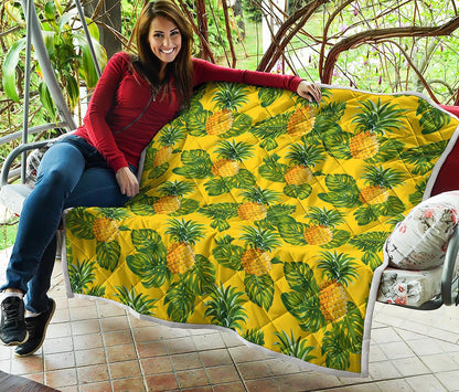 Yellow Tropical Pineapple Pattern Print Quilt