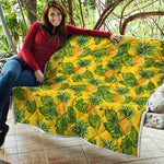 Yellow Tropical Pineapple Pattern Print Quilt