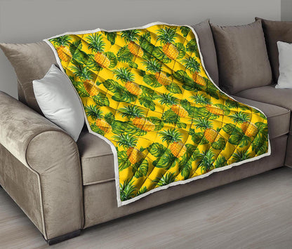 Yellow Tropical Pineapple Pattern Print Quilt