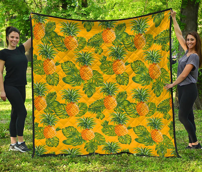 Yellow Tropical Pineapple Pattern Print Quilt