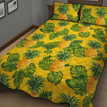 Yellow Tropical Pineapple Pattern Print Quilt Bed Set