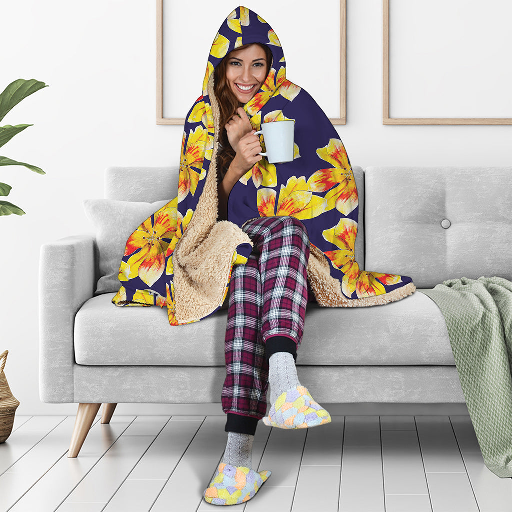 Yellow Watercolor Lily Pattern Print Hooded Blanket
