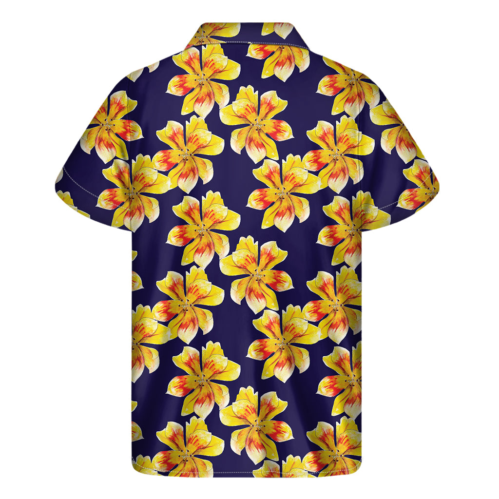 Yellow Watercolor Lily Pattern Print Men's Short Sleeve Shirt