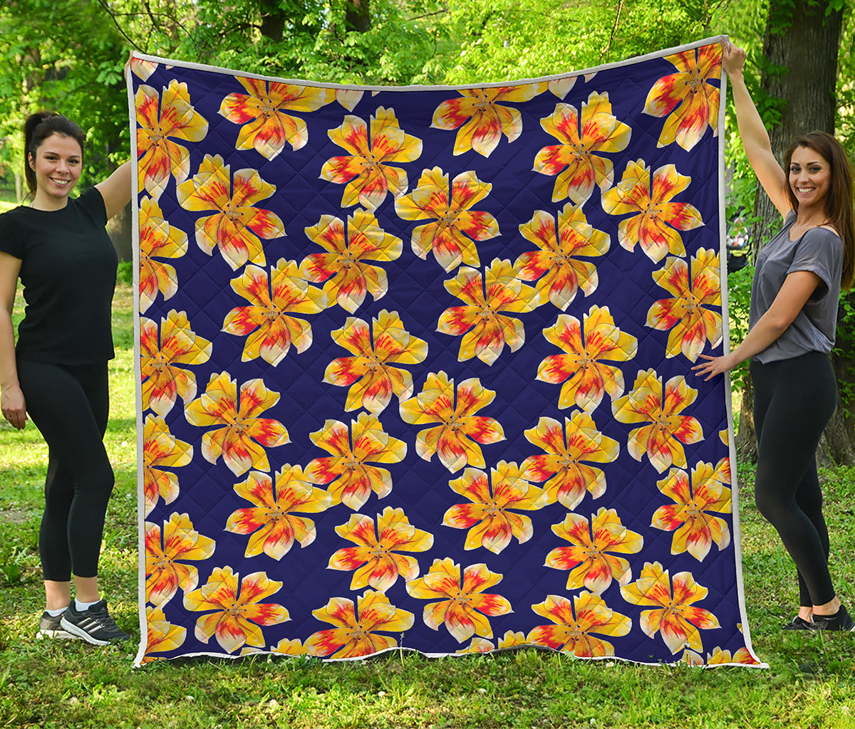 Yellow Watercolor Lily Pattern Print Quilt