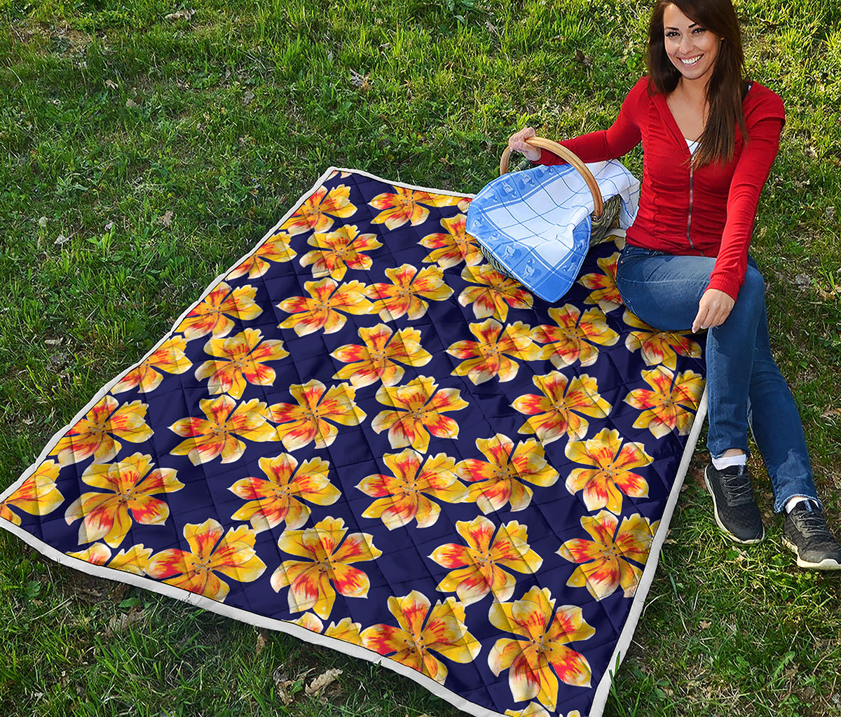 Yellow Watercolor Lily Pattern Print Quilt