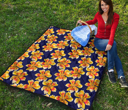 Yellow Watercolor Lily Pattern Print Quilt