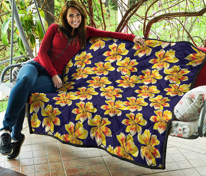Yellow Watercolor Lily Pattern Print Quilt