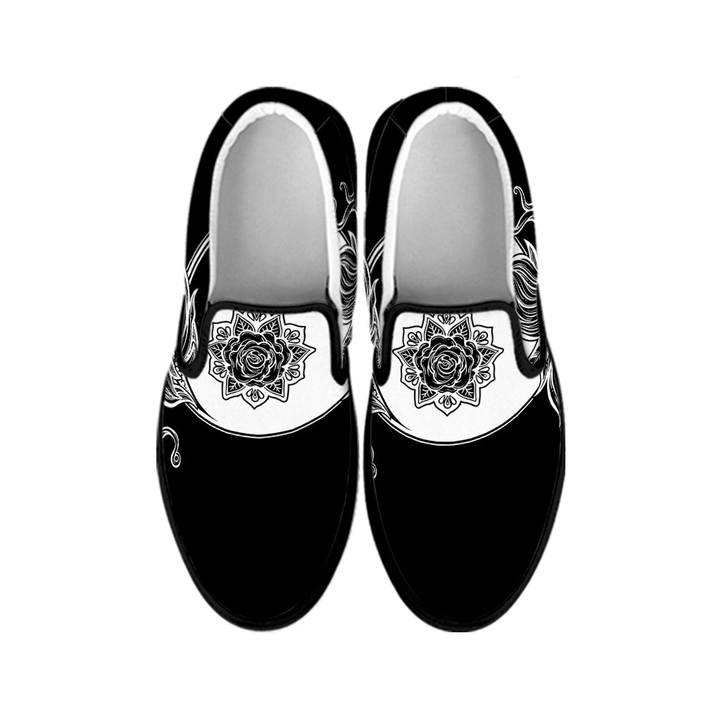 Yin And Yang Koi Carp Fish Print Black Slip On Shoes