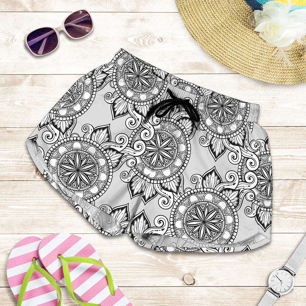 Zentangle Floral Pattern Print Women's Shorts