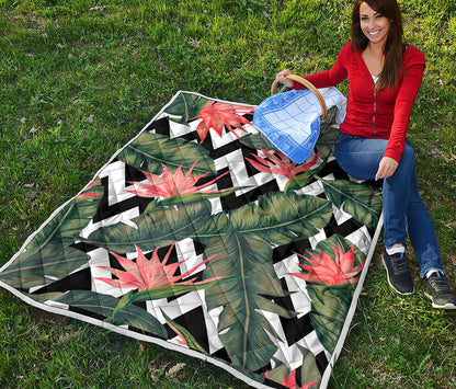 Zig Zag Tropical Pattern Print Quilt