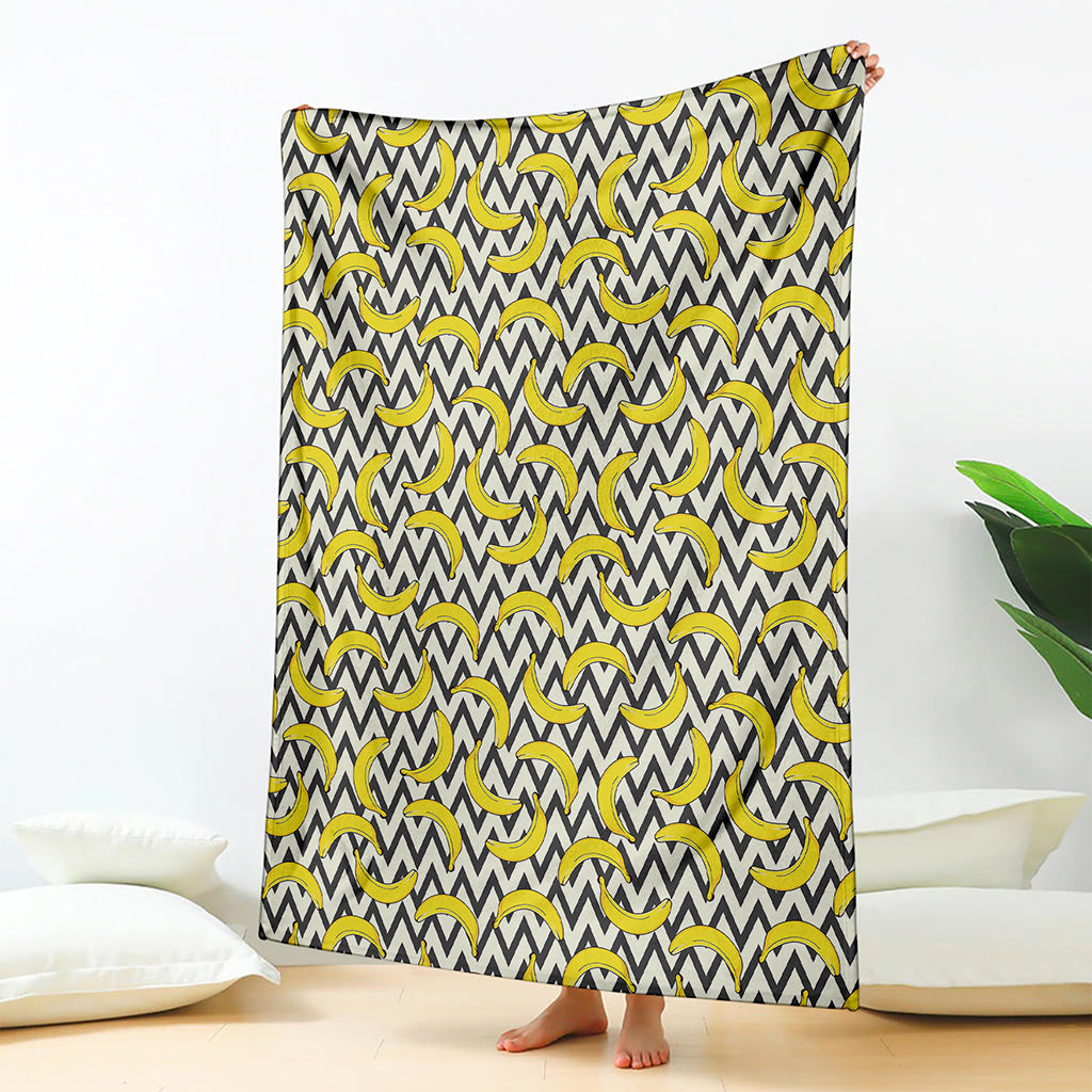 Zigzag Banana Pattern Print Blanket