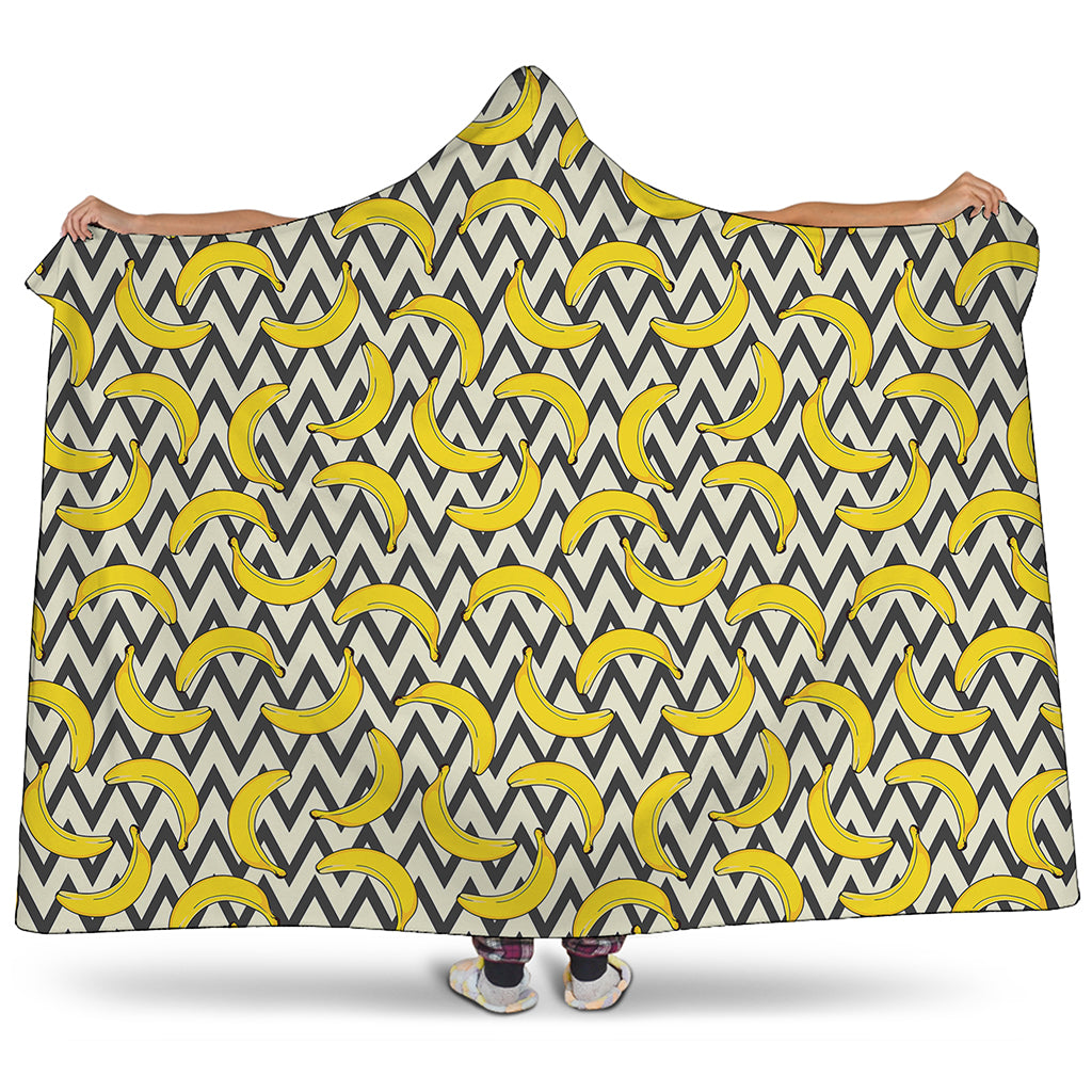 Zigzag Banana Pattern Print Hooded Blanket