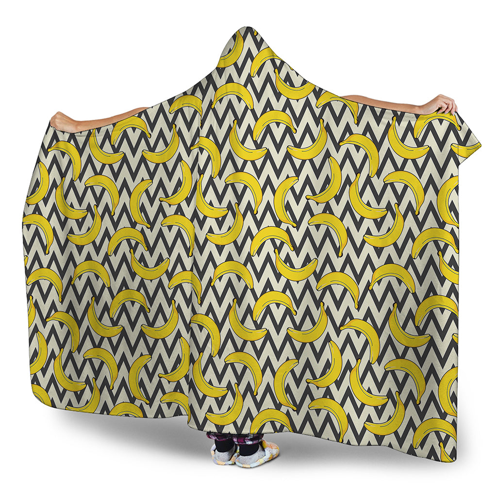 Zigzag Banana Pattern Print Hooded Blanket