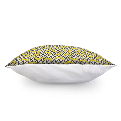 Zigzag Banana Pattern Print Pillow Cover