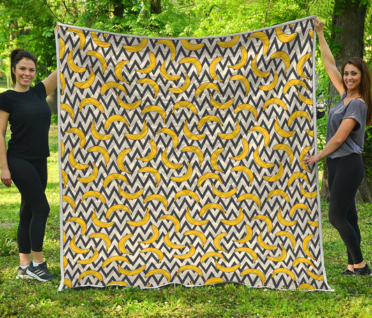 Zigzag Banana Pattern Print Quilt