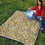 Zigzag Banana Pattern Print Quilt