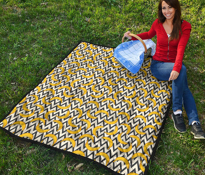 Zigzag Banana Pattern Print Quilt