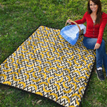 Zigzag Banana Pattern Print Quilt