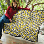 Zigzag Banana Pattern Print Quilt