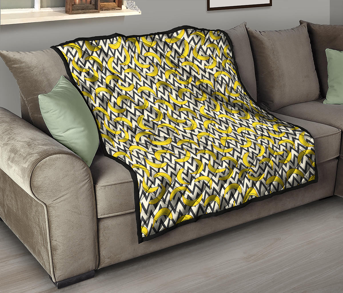 Zigzag Banana Pattern Print Quilt