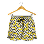 Zigzag Banana Pattern Print Women's Shorts