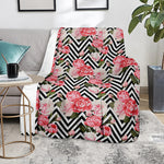 Zigzag Peony And Rose Pattern Print Blanket
