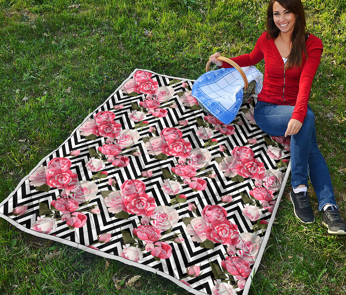 Zigzag Peony And Rose Pattern Print Quilt