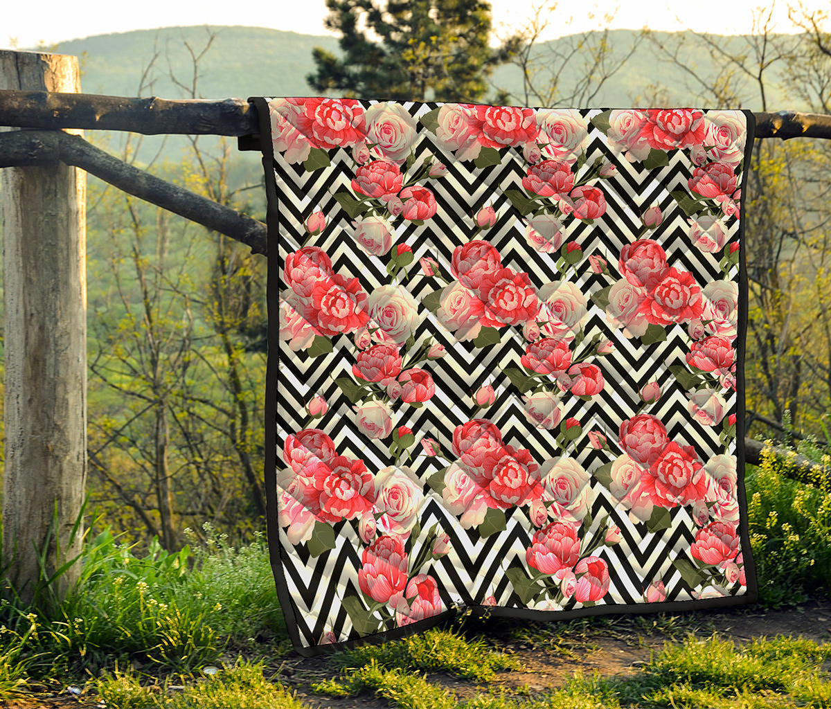 Zigzag Peony And Rose Pattern Print Quilt