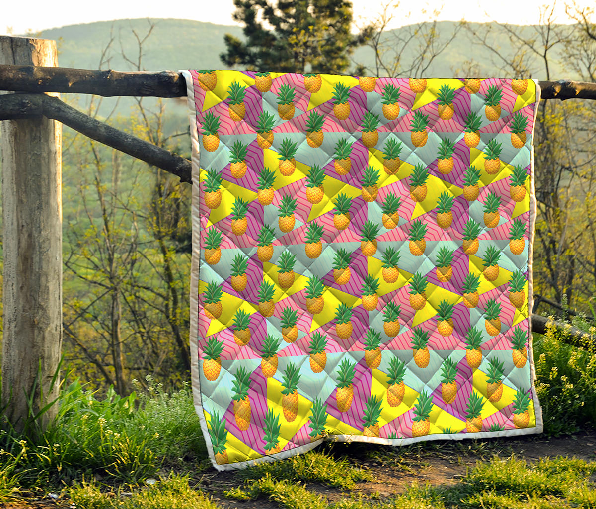 Zigzag Pineapple Pattern Print Quilt