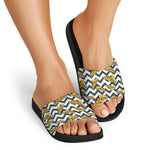 Zigzag Pizza Pattern Print Black Slide Sandals