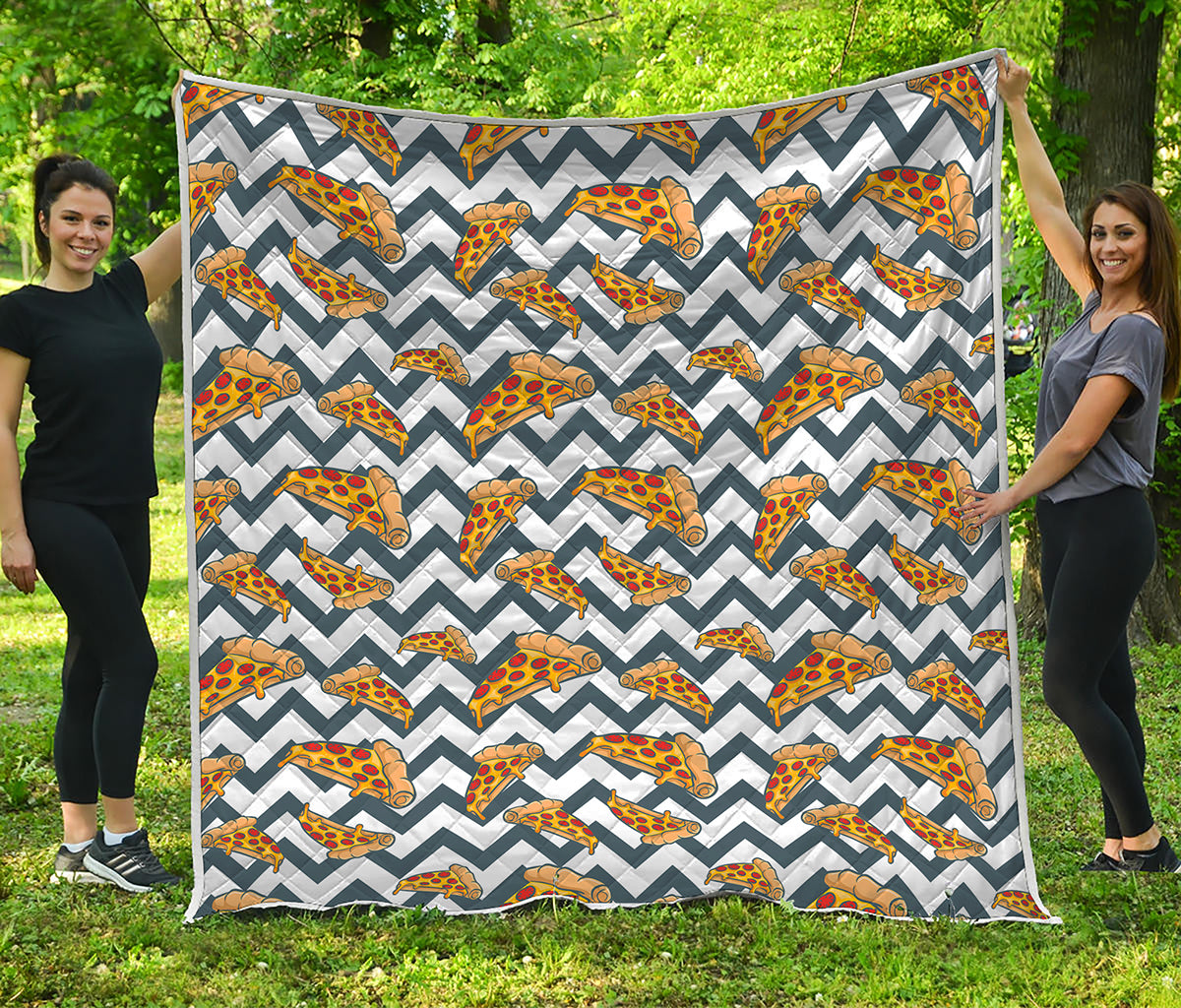 Zigzag Pizza Pattern Print Quilt