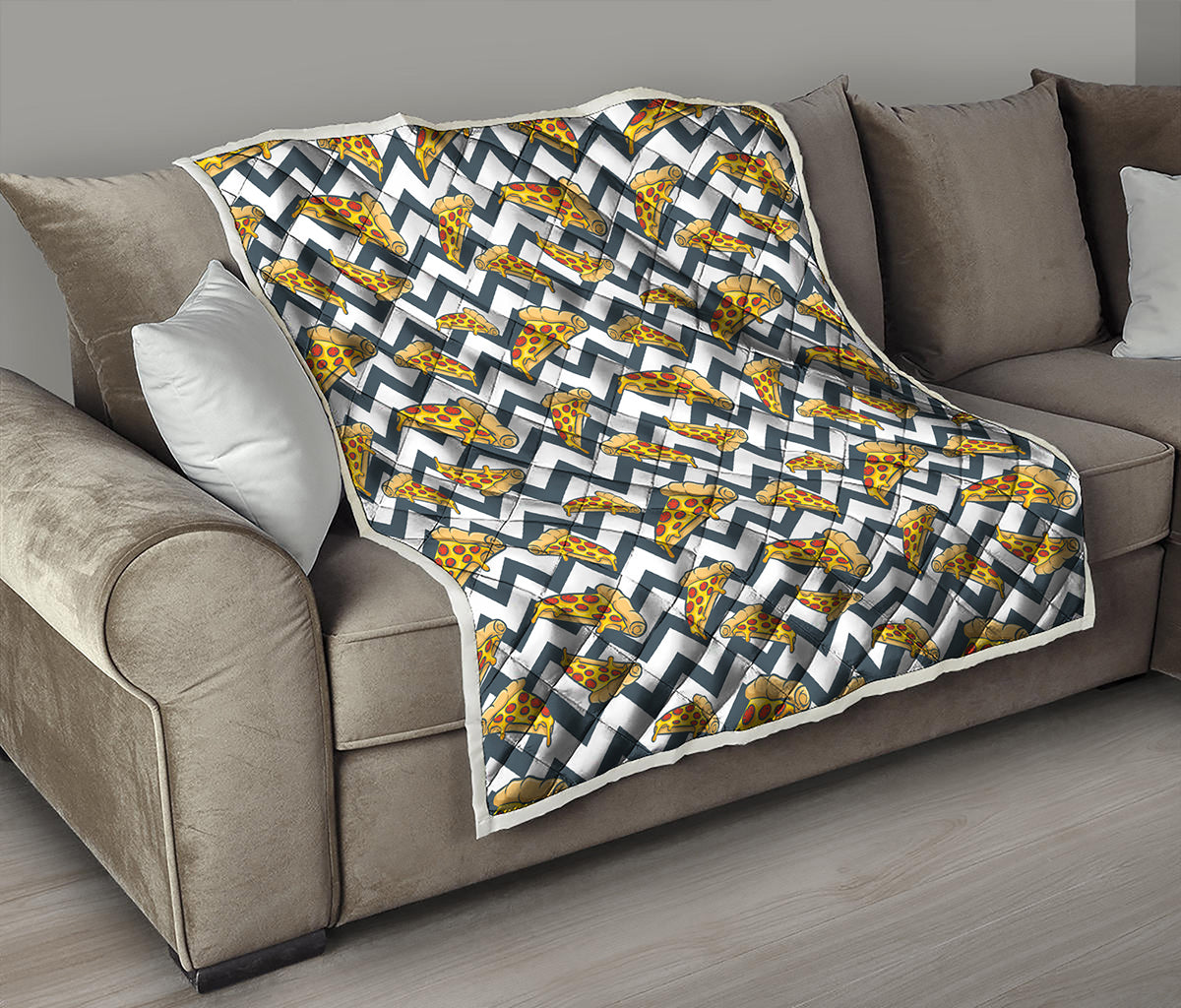 Zigzag Pizza Pattern Print Quilt