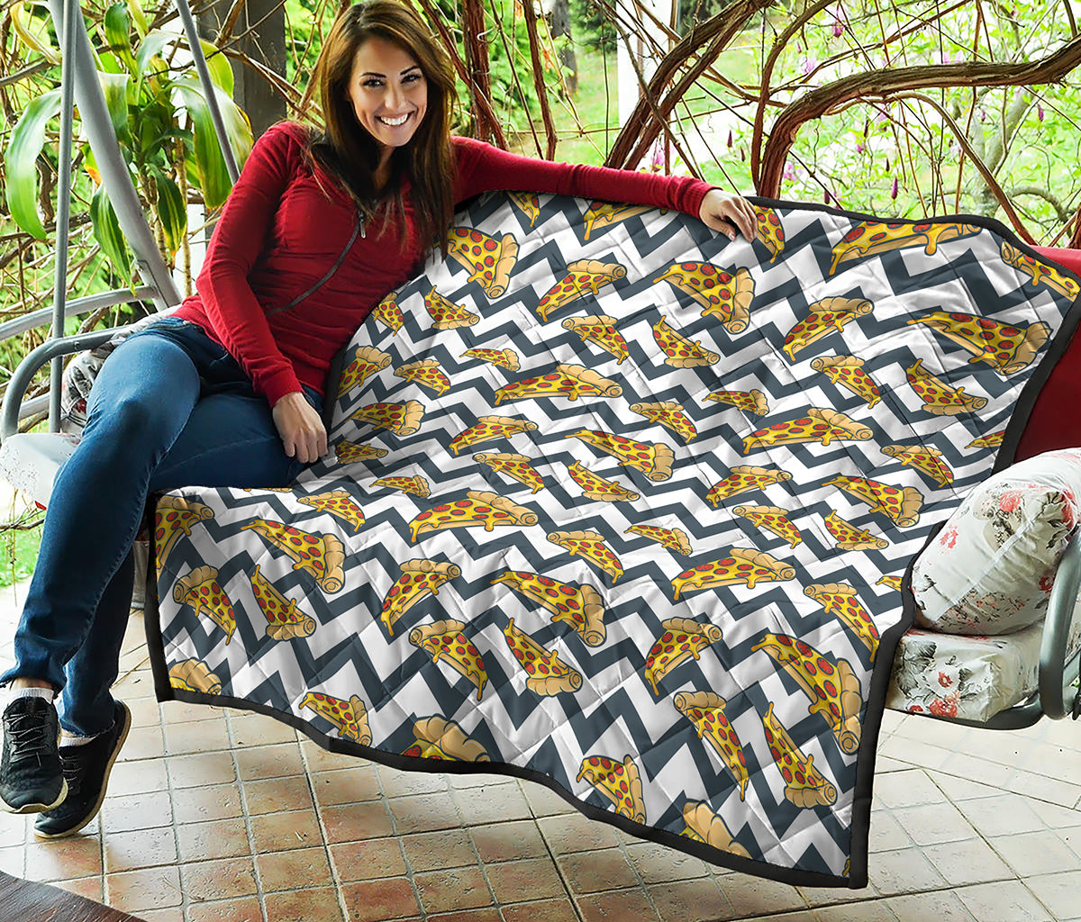 Zigzag Pizza Pattern Print Quilt