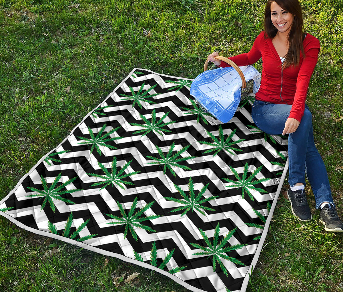 Zigzag Weed Pattern Print Quilt